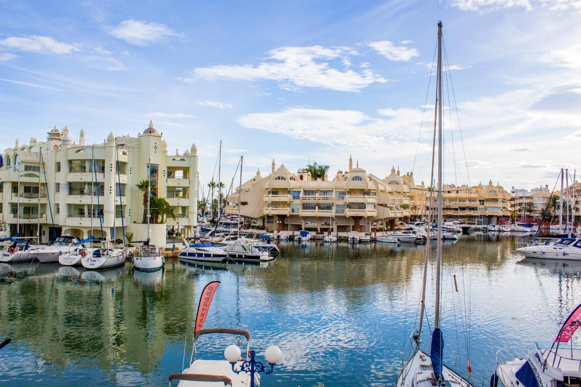 Benal Beach Suite Ii, Estudio Con Parque Acuatico Y Vistas Al Mar. 베날마데나코스타 외부 사진