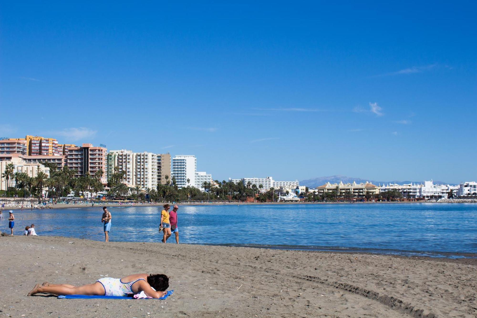 Benal Beach Suite Ii, Estudio Con Parque Acuatico Y Vistas Al Mar. 베날마데나코스타 외부 사진