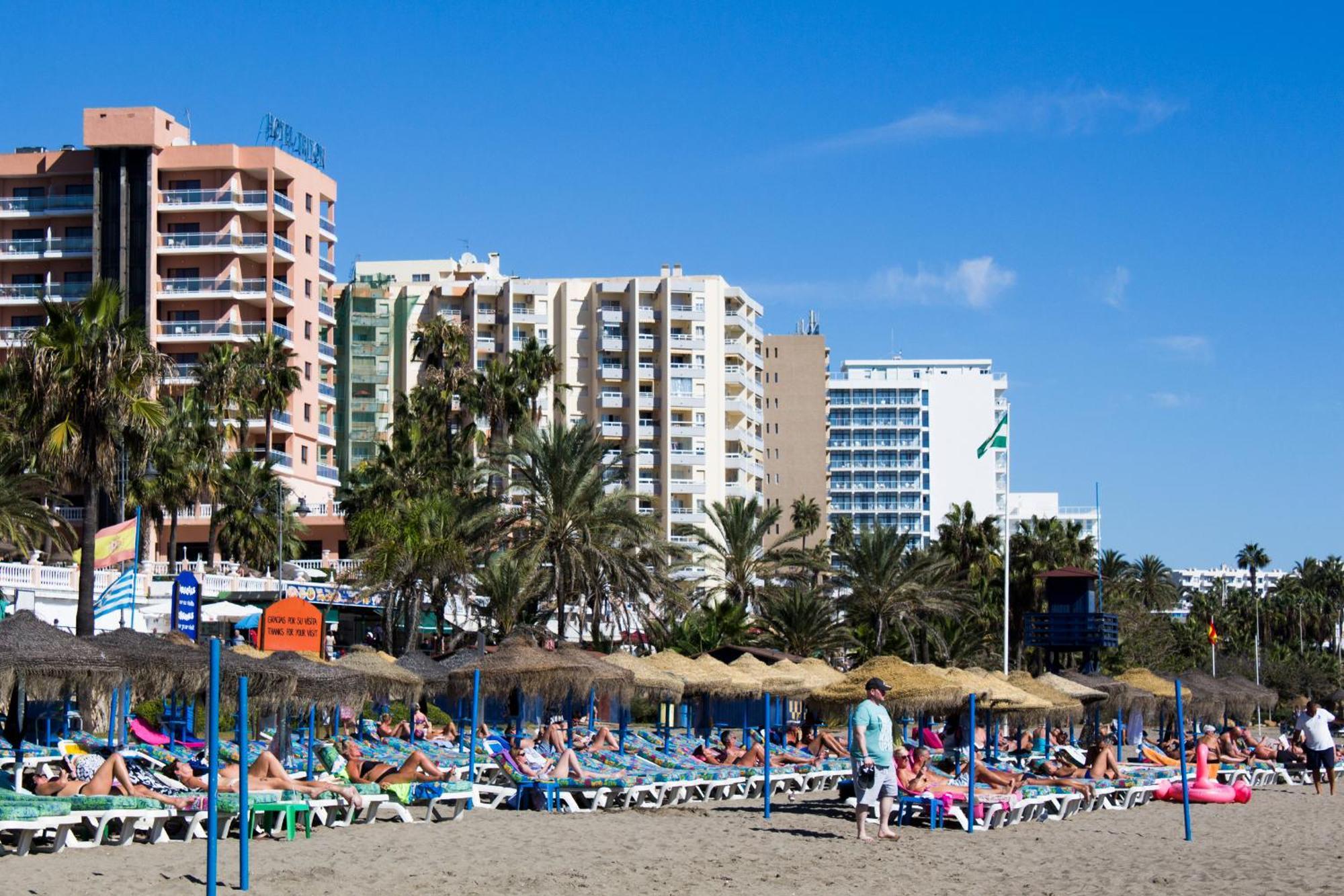 Benal Beach Suite Ii, Estudio Con Parque Acuatico Y Vistas Al Mar. 베날마데나코스타 외부 사진