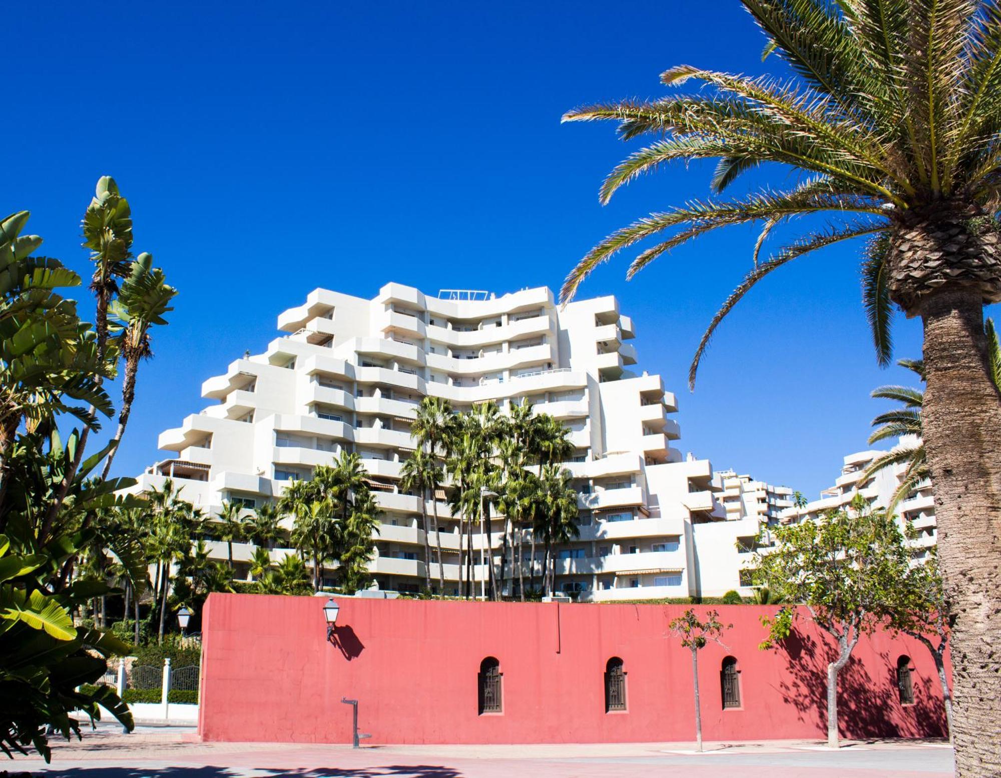 Benal Beach Suite Ii, Estudio Con Parque Acuatico Y Vistas Al Mar. 베날마데나코스타 외부 사진