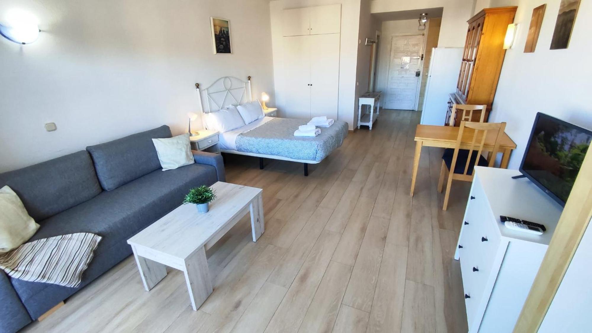 Benal Beach Suite Ii, Estudio Con Parque Acuatico Y Vistas Al Mar. 베날마데나코스타 외부 사진